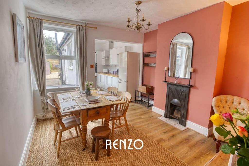 Inviting 3-Bed Home In Lincoln By Renzo, Stunning Design, Close To Lincoln Cathedral! Екстериор снимка