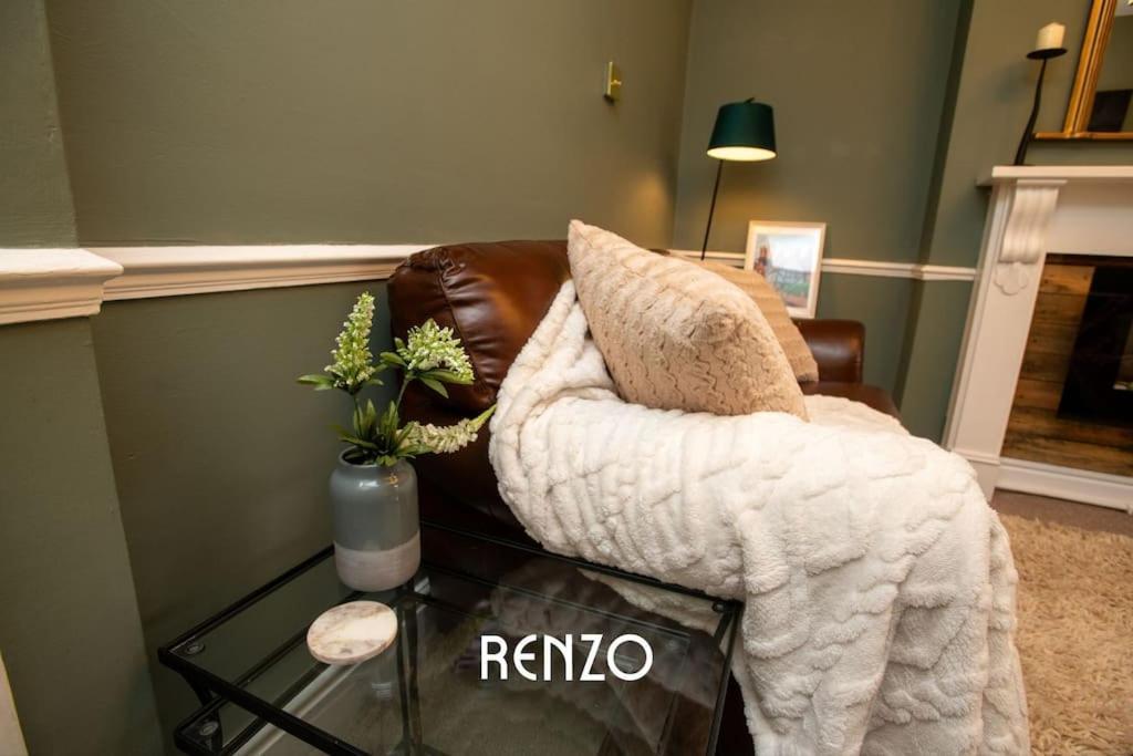 Inviting 3-Bed Home In Lincoln By Renzo, Stunning Design, Close To Lincoln Cathedral! Екстериор снимка